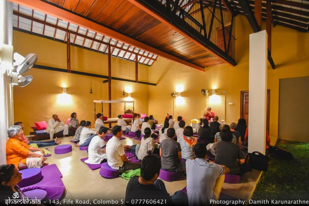 Om Shambhala Acomodação com café da manhã Colombo Exterior foto